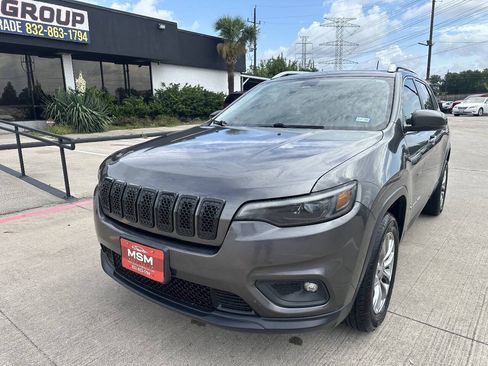 Used 2019 Jeep Cherokee Latitude Plus FWD image 1