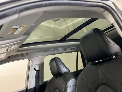 Used 2021 Toyota Highlander Platinum image 22