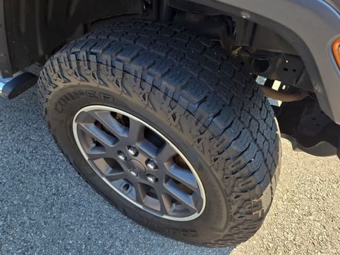 Used 2020 Jeep Gladiator Overland AWD/4WD image 11
