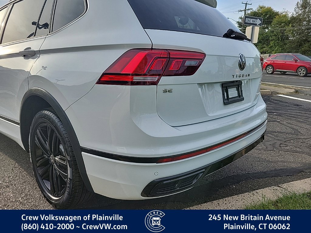 Certified 2022 Volkswagen Tiguan SE R-Line AWD/4WD image 28
