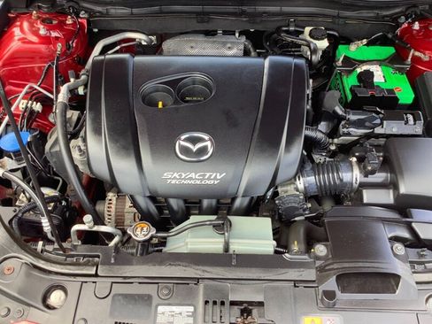 Used 2015 MAZDA MAZDA3 i Touring w/ Technology Package FWD image 9