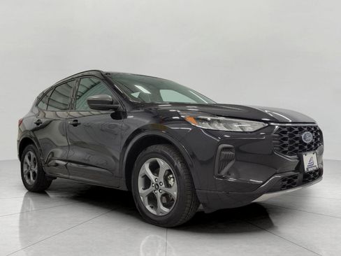 Used 2023 Ford Escape ST-Line w/ Tech Pack #1 AWD/4WD image 1