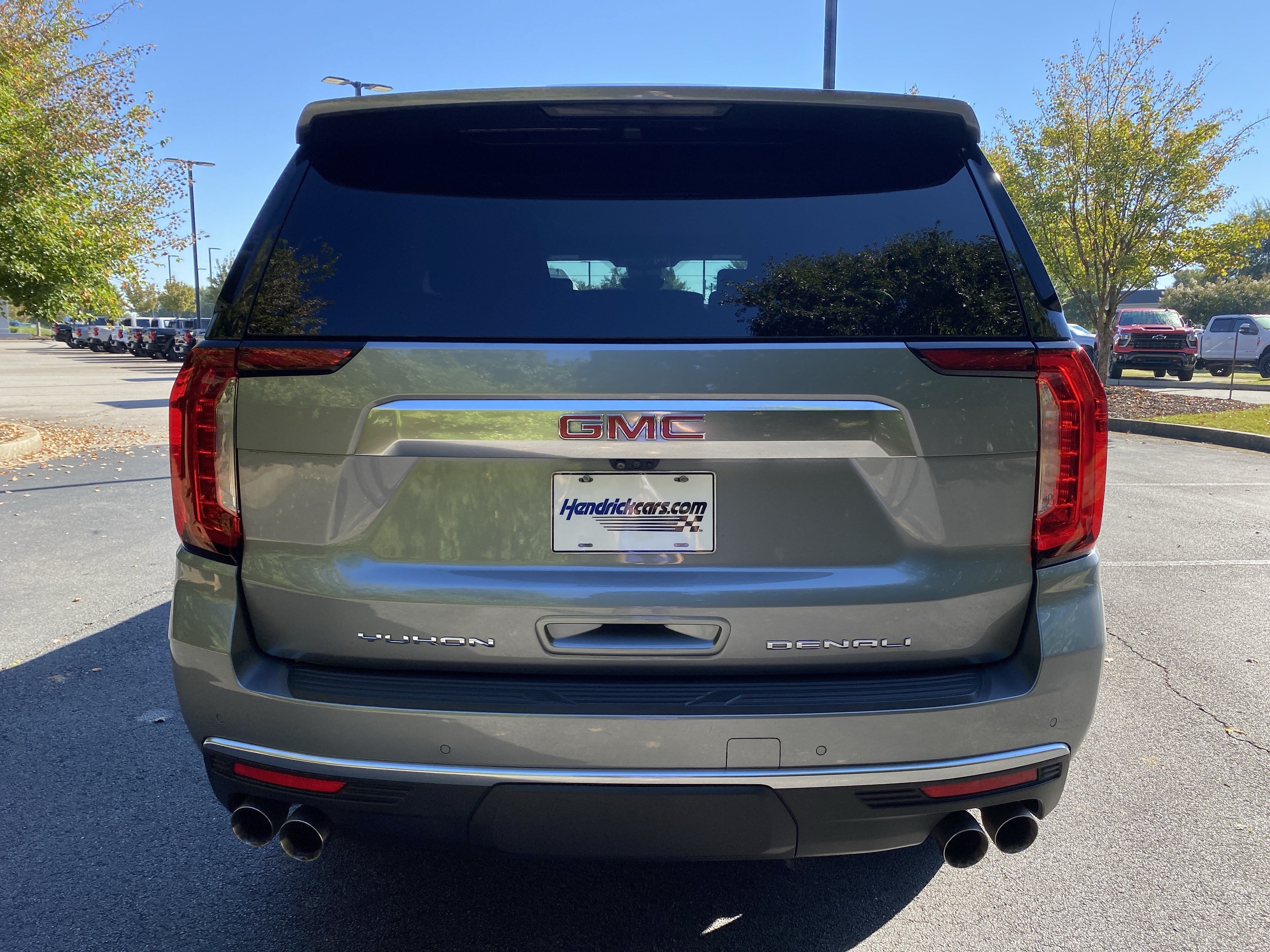 Used 2023 GMC Yukon Denali w/ Advanced Technology Package AWD/4WD image 8