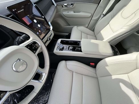 New 2026 Volvo XC90 B6 Ultra image 10
