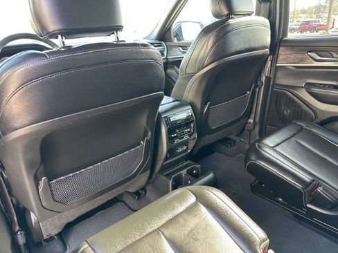 Certified 2024 Jeep Grand Cherokee L Limited w/ Luxury Tech Group II image 32