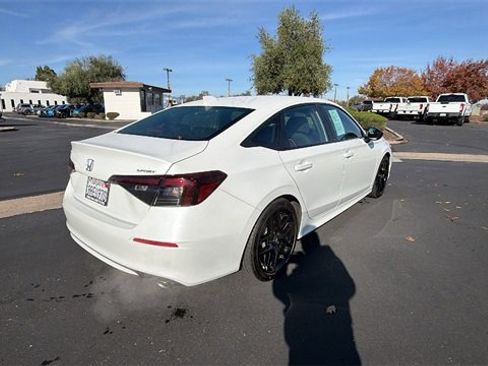 Used 2025 Honda Civic Sport image 4