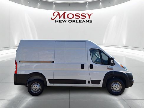 Used 2022 RAM ProMaster 2500 w/ Premium Convenience Group image 4