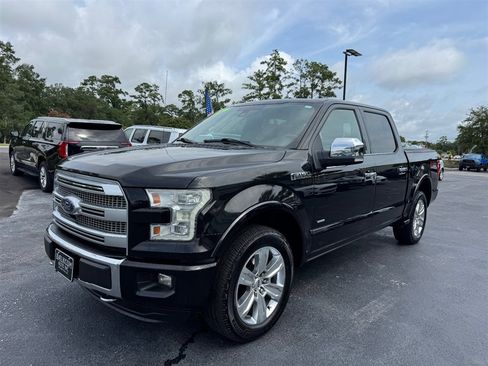 Used 2015 Ford F150 Platinum w/ Equipment Group 701A Luxury AWD/4WD image 4