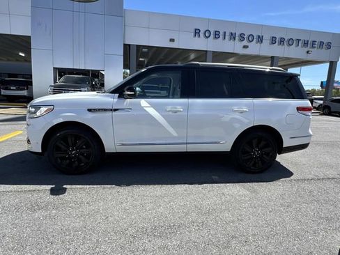 Certified 2023 Lincoln Navigator Black Label image 8