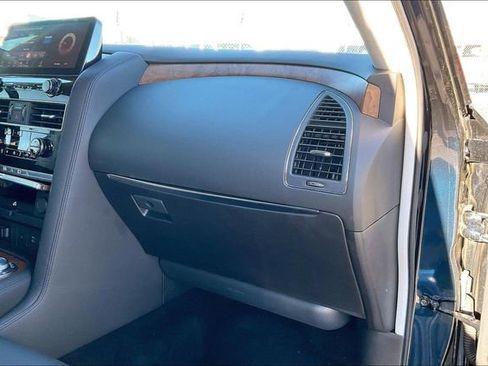 Used 2024 Nissan Armada SL w/ Captain's Chairs Package image 16