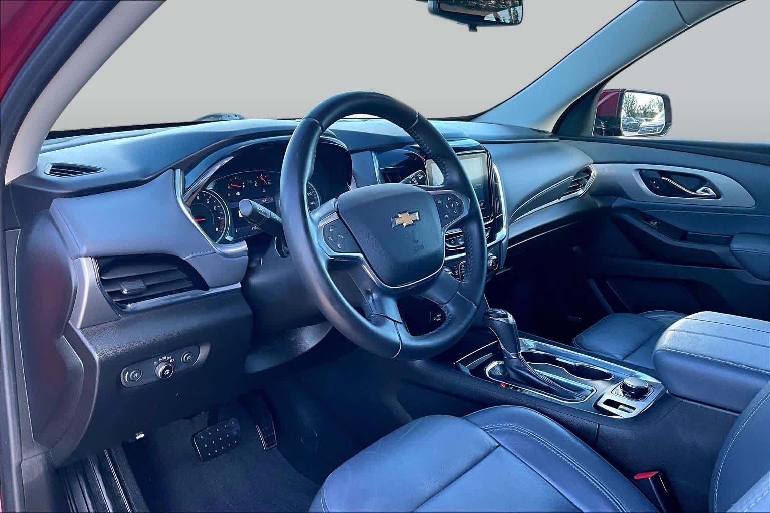 Used 2020 Chevrolet Traverse LT w/ LT Premium Package FWD image 15