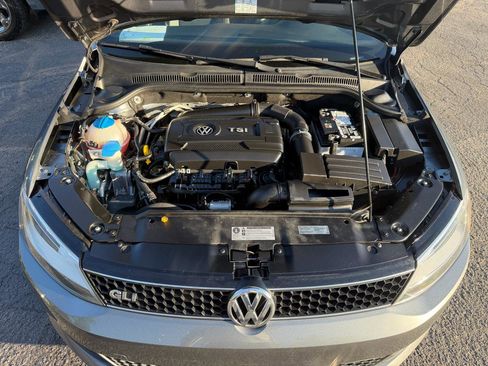 Used 2014 Volkswagen Jetta GLI FWD image 32