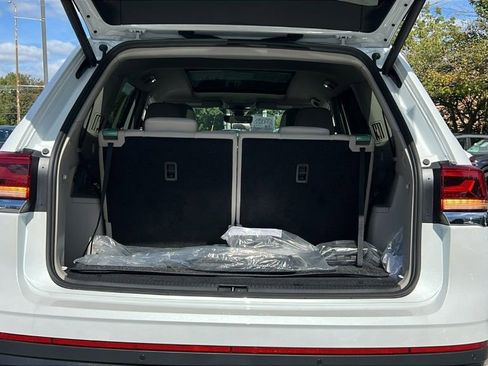 New 2026 Volkswagen Atlas SE image 15