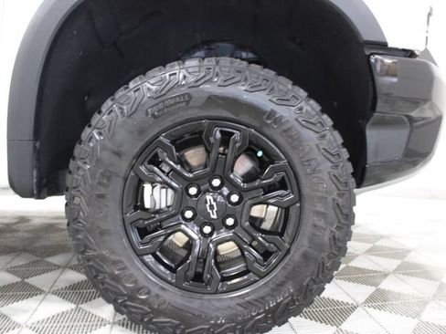 Used 2024 Chevrolet Silverado 1500 ZR2 AWD/4WD image 46