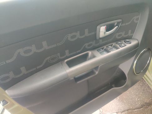 Used 2012 Kia Soul + image 12