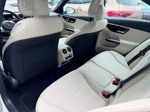 Used 2024 Mercedes-Benz C 300 Sedan image 3