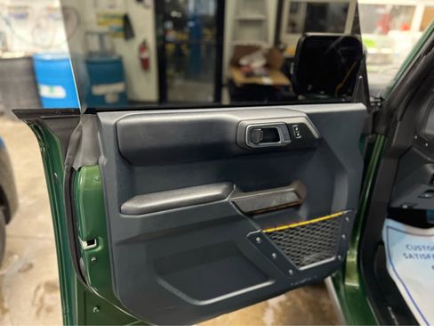 Used 2024 Ford Bronco Badlands image 31