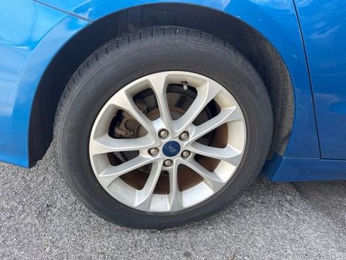Used 2019 Ford Fusion SE FWD image 10
