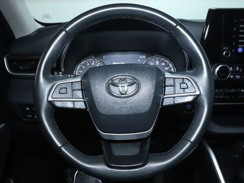 Used 2023 Toyota Highlander Limited image 37