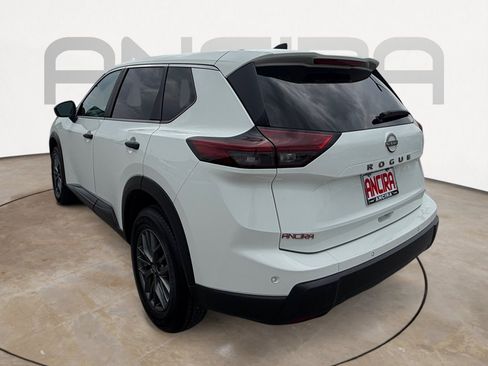 Used 2024 Nissan Rogue S FWD image 8