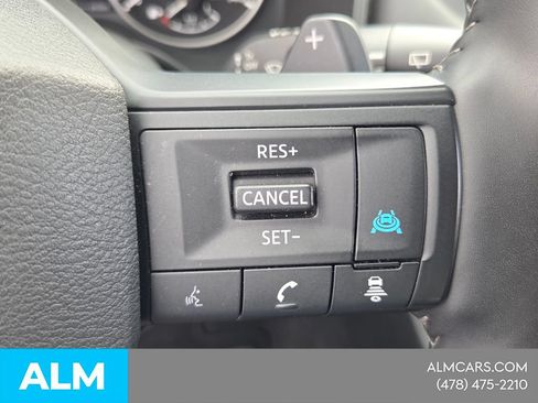 Used 2025 Nissan Rogue SV FWD image 22