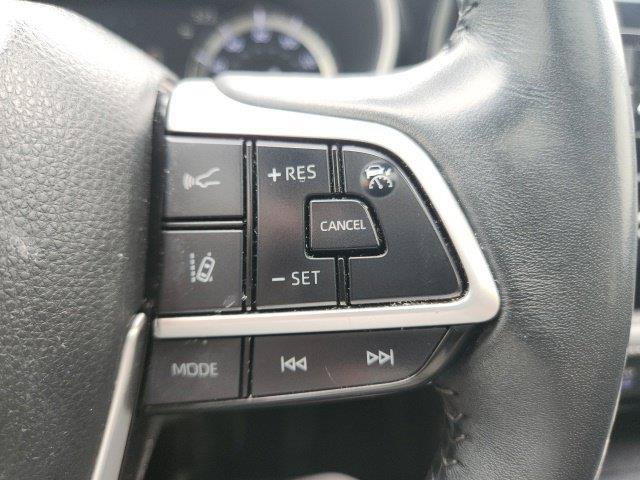 Used 2022 Toyota Highlander XSE FWD image 45