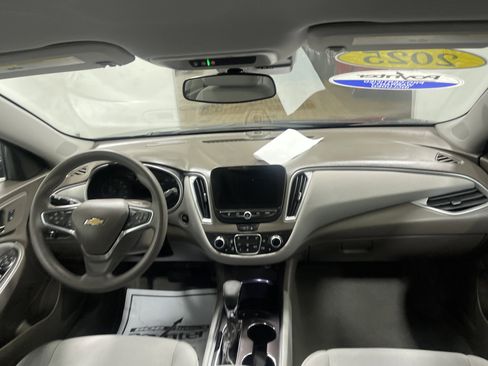 Used 2025 Chevrolet Malibu LT image 22