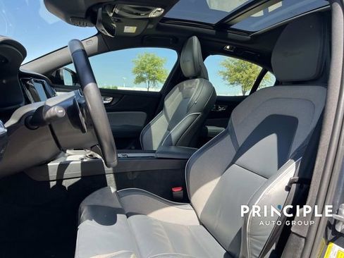 Used 2020 Volvo S60 T6 R-Design image 15