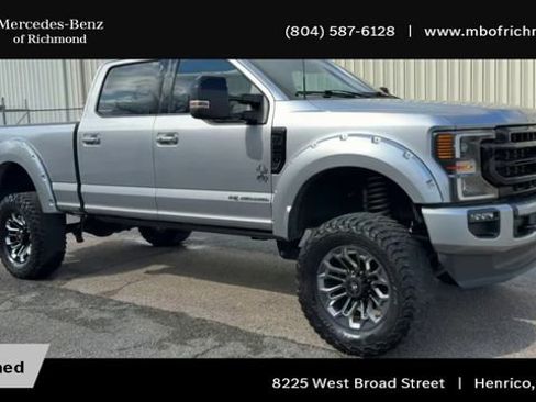 Used 2022 Ford F250 Lariat w/ Black Appearance Package image 4
