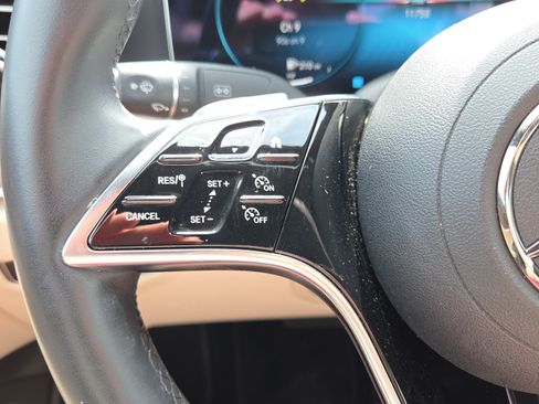 Used 2023 Mercedes-Benz E 350 Sedan image 32