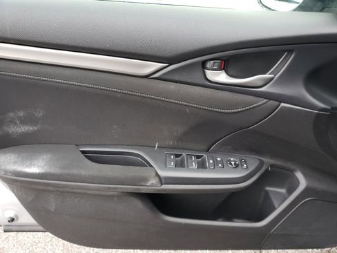 Used 2020 Honda Civic EX image 9