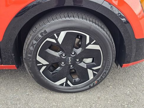 Certified 2023 Kia Niro Wind w/ Wind Preserve Package FWD image 30