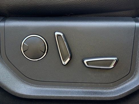 Used 2017 Ford F250 Lariat w/ Lariat Ultimate Package image 27