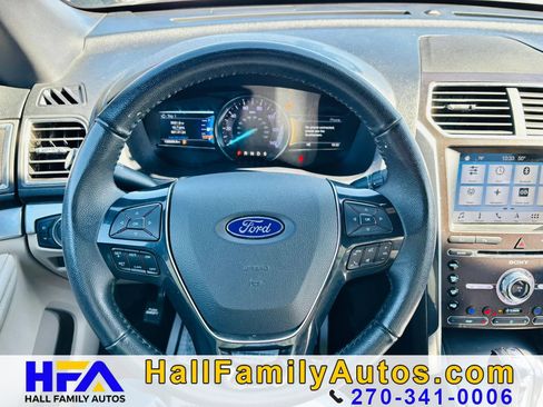 Used 2018 Ford Explorer Limited AWD/4WD image 17