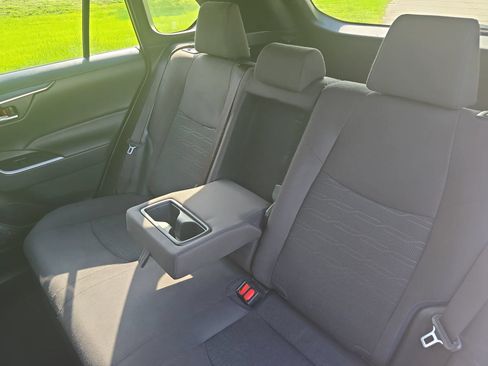 Used 2022 Toyota RAV4 SE w/ Convenience Package AWD/4WD image 15