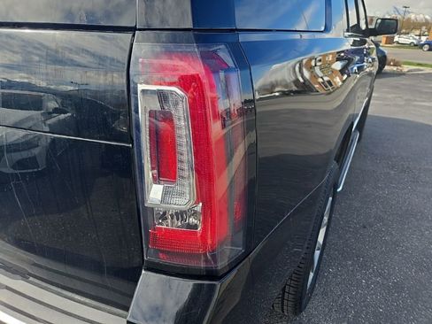 Used 2020 GMC Yukon Denali image 37