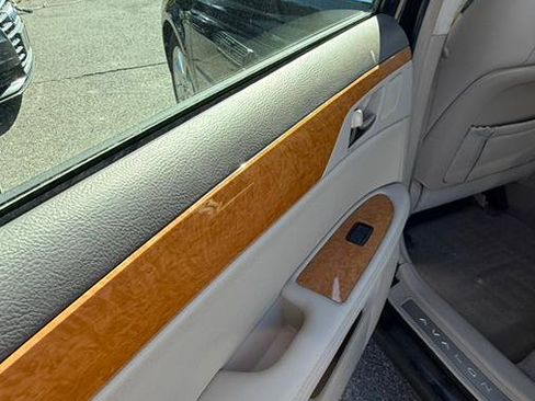 Used 2007 Toyota Avalon XLS image 9