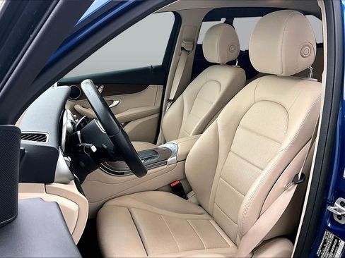 Used 2022 Mercedes-Benz GLC 300 image 8