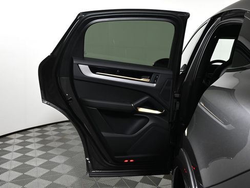 Used 2026 Porsche Cayenne Coupe AWD/4WD image 34