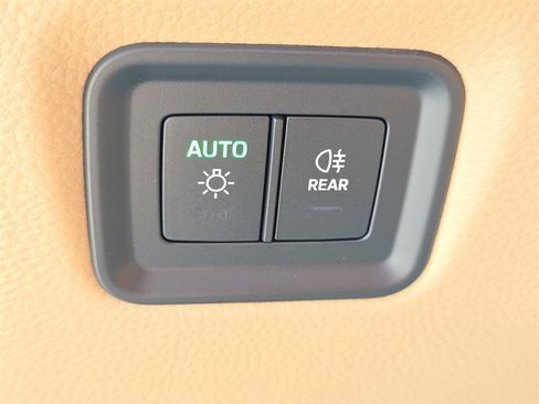 Certified 2025 Porsche Cayenne E-Hybrid image 41