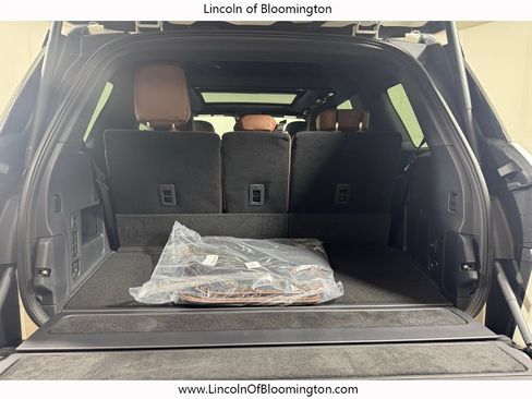 New 2026 Lincoln Navigator Reserve AWD/4WD image 27