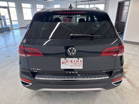 Used 2024 Volkswagen Taos SE image 9