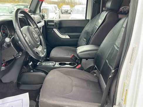 Used 2013 Jeep Wrangler Unlimited Sport image 15