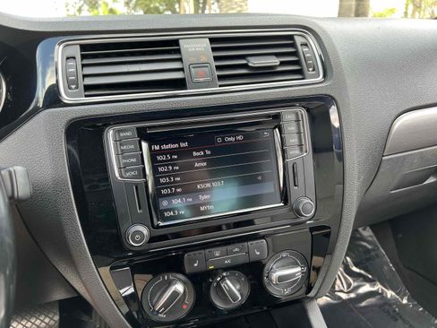 Used 2016 Volkswagen Jetta Sport w/ Lighting Package image 7