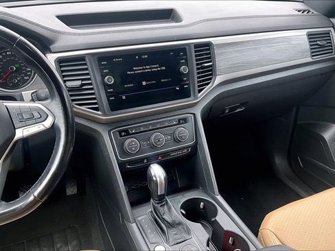 Used 2020 Volkswagen Atlas Cross Sport SE w/ Panoramic Sunroof Package AWD/4WD image 9