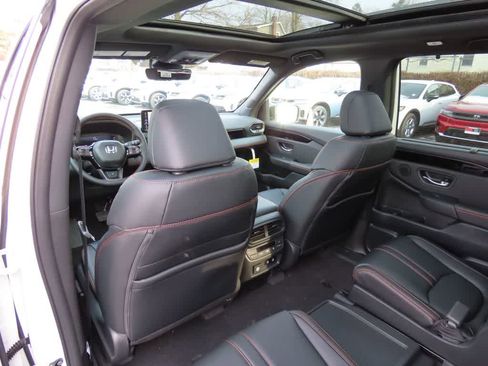 New 2026 Honda Pilot TrailSport image 17