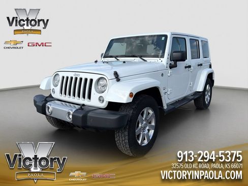 Used 2017 Jeep Wrangler Unlimited Sahara w/ Connectivity Group AWD/4WD image 1