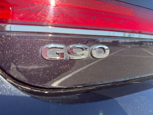 Used 2022 Genesis G90 3.3T Premium image 23