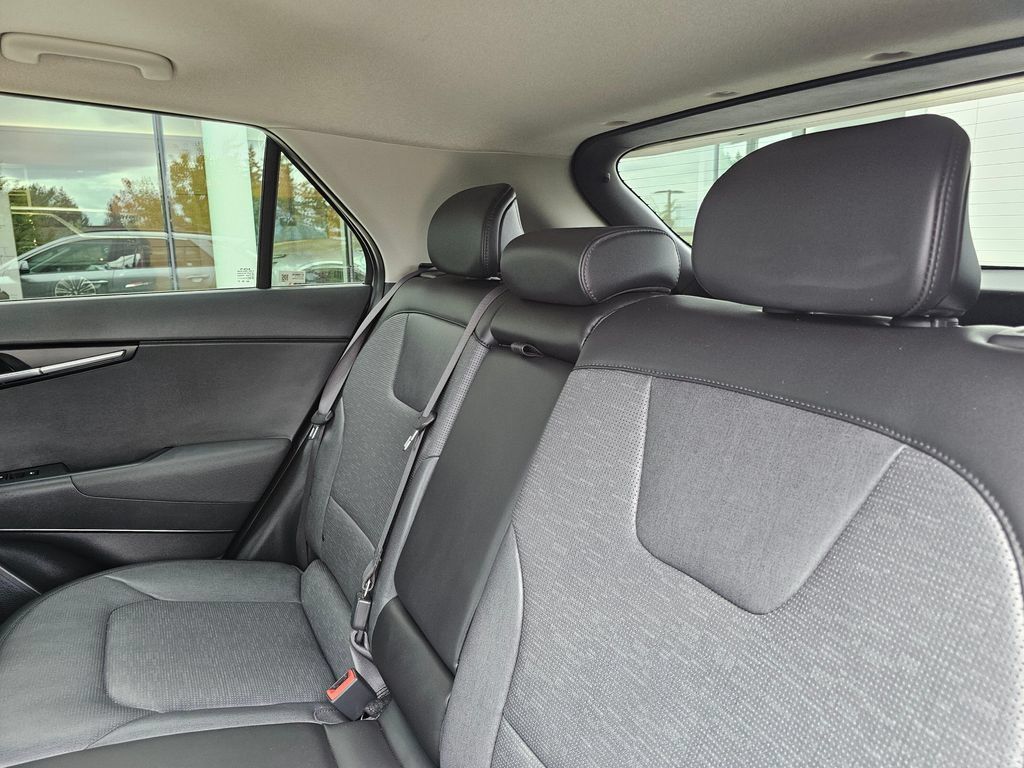 Used 2023 Kia Niro Wave w/ Wave Preserve Package FWD image 21