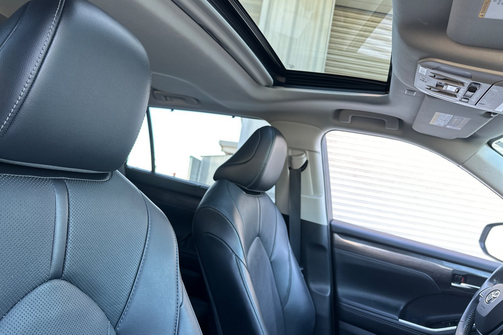 Certified 2021 Toyota Highlander Limited AWD/4WD image 18